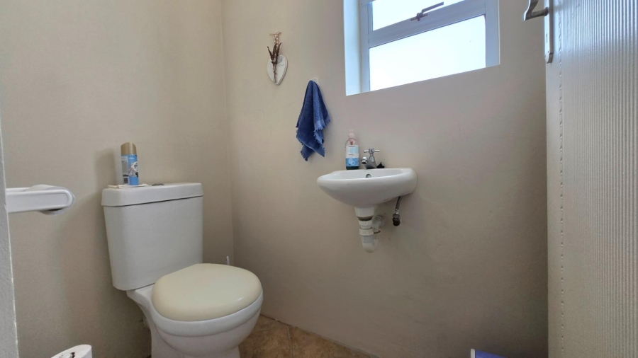 3 Bedroom Property for Sale in Franskraal Western Cape